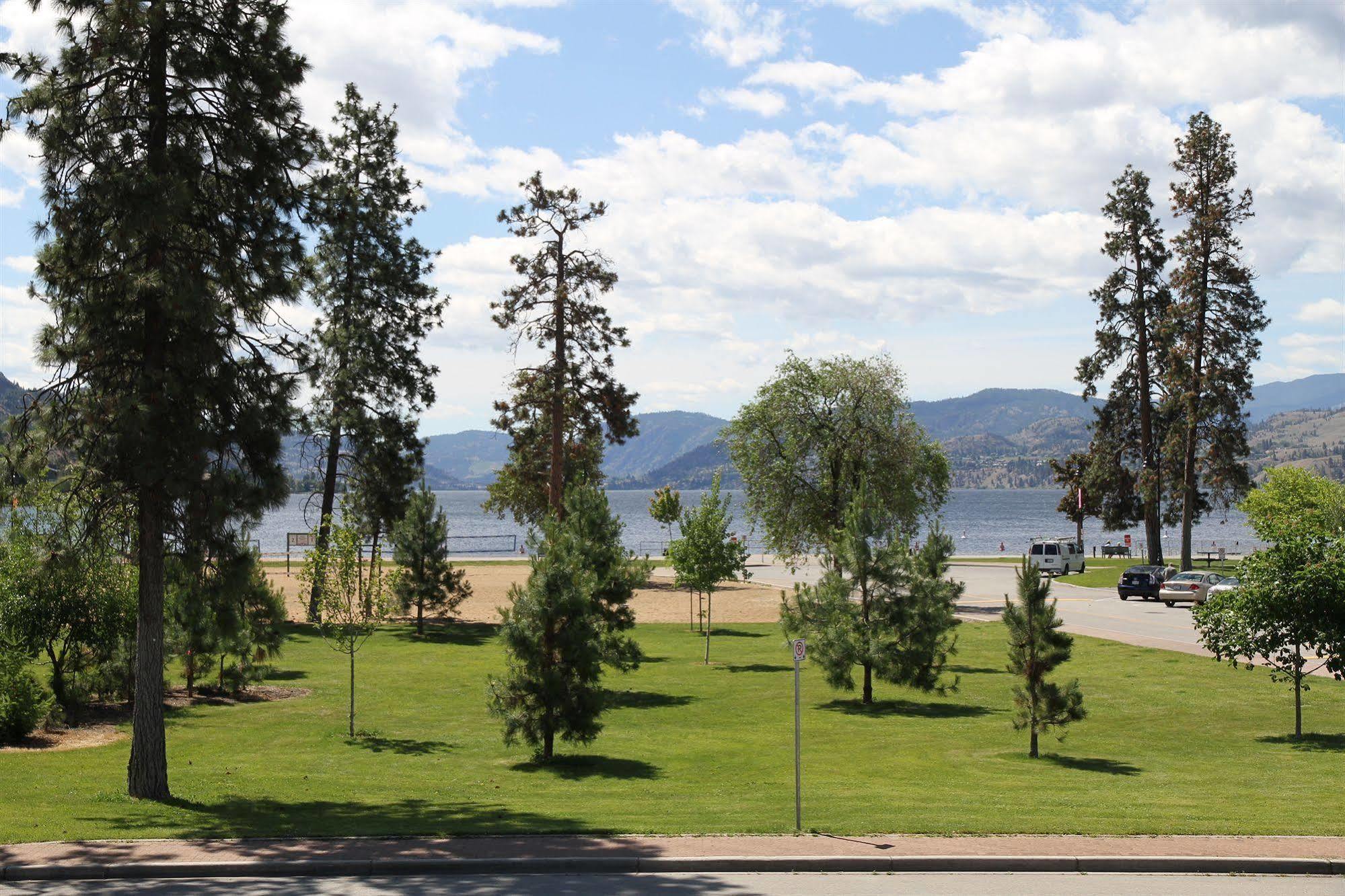 Waterfront Inn Penticton Exterior foto